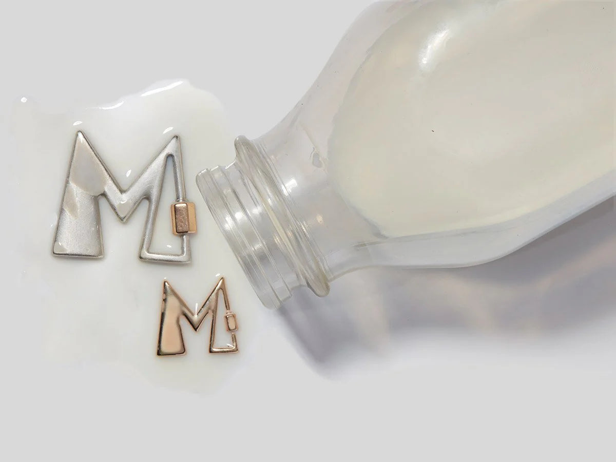 Small M gold