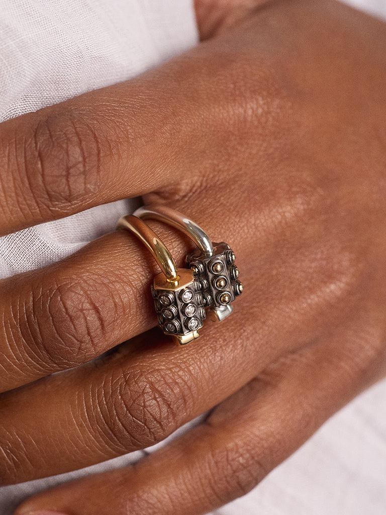 Consuelo Trundle Lock Ring Black Diamond